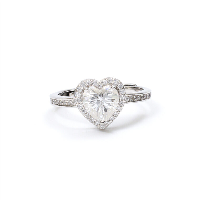 Evara Heart-Solitaire Ring