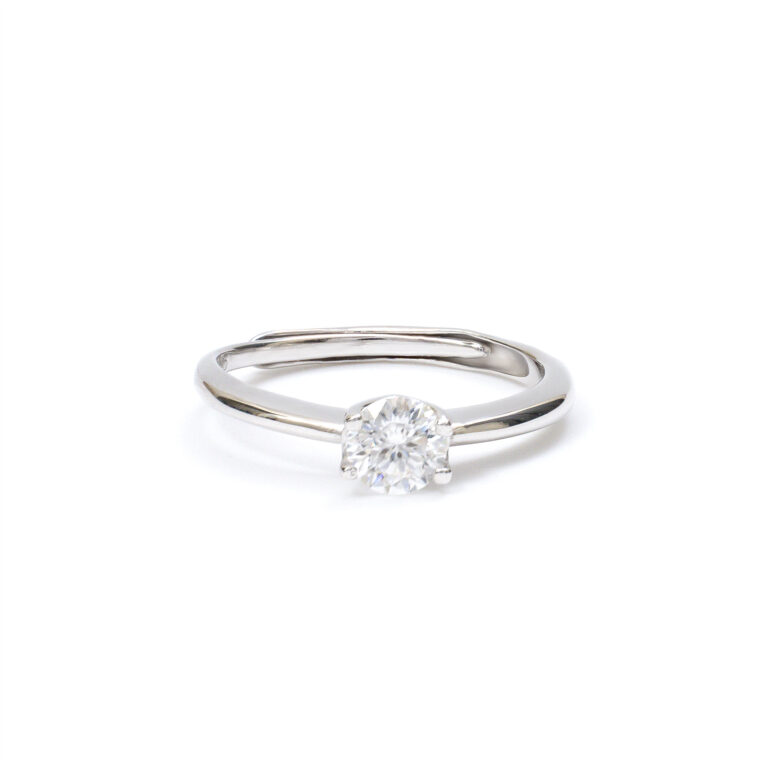 Clara Petite-Solitaire Ring