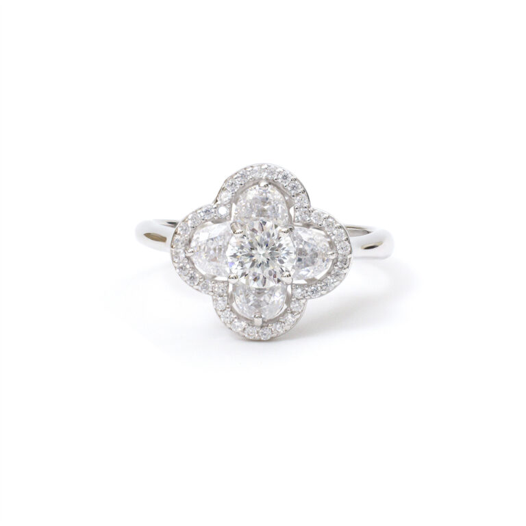 Vera Clover-Halo Ring