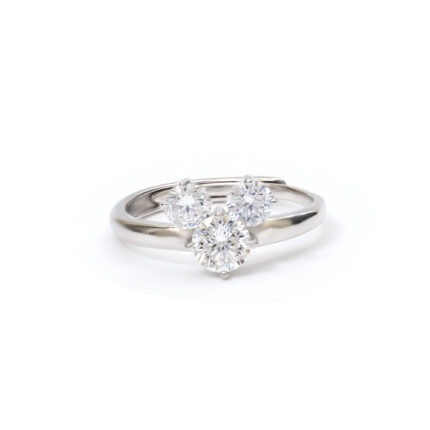 Fiora Trefoil Ring